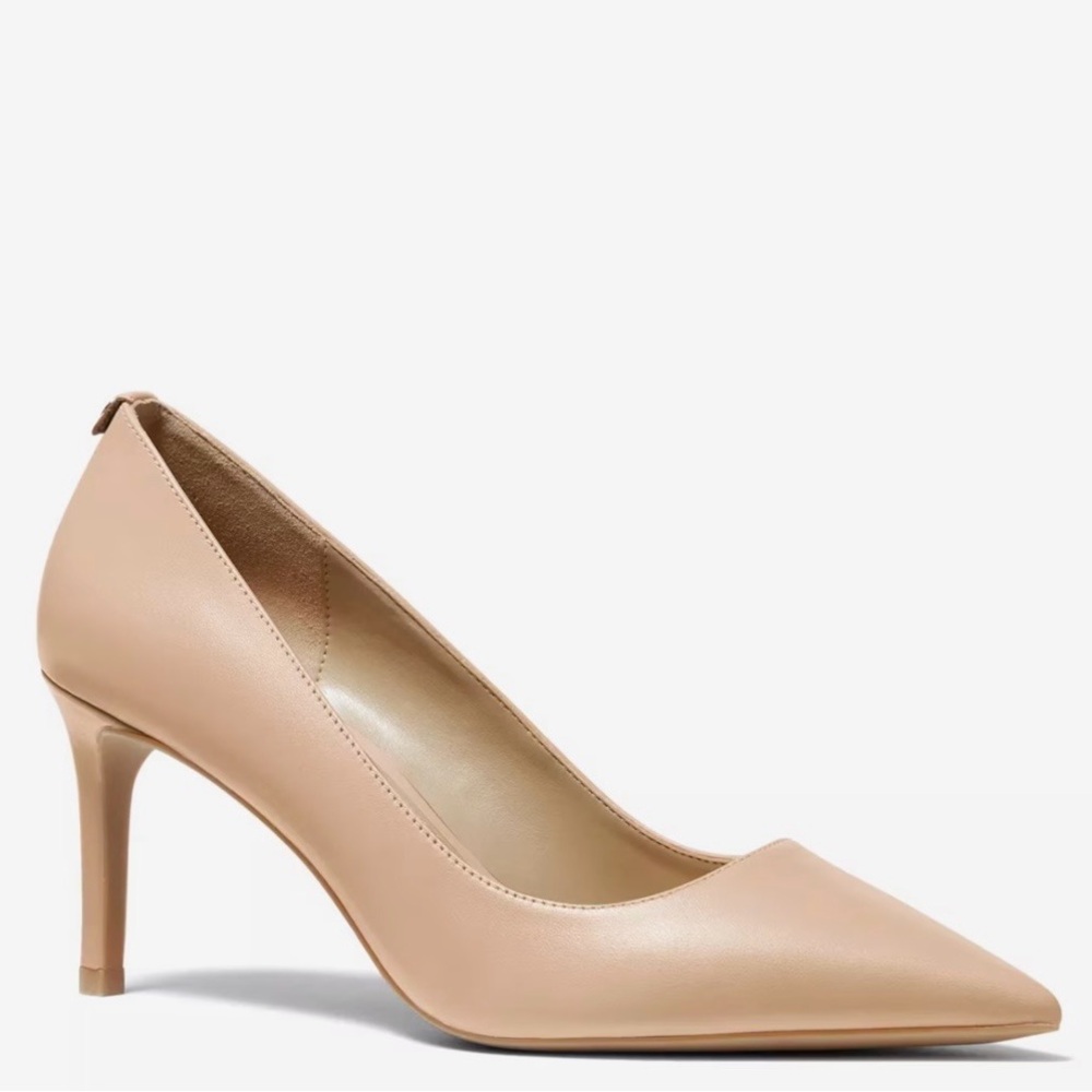 Michael kors Women’s Pointed-Toe blush pink Pump - Classic Heels